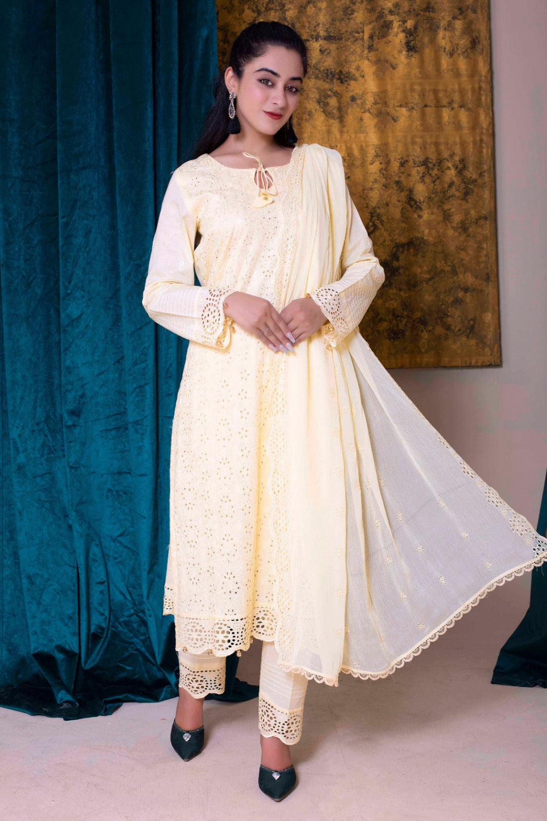 SS-1004 – Elegant Schiffli Kurta Set 🍋