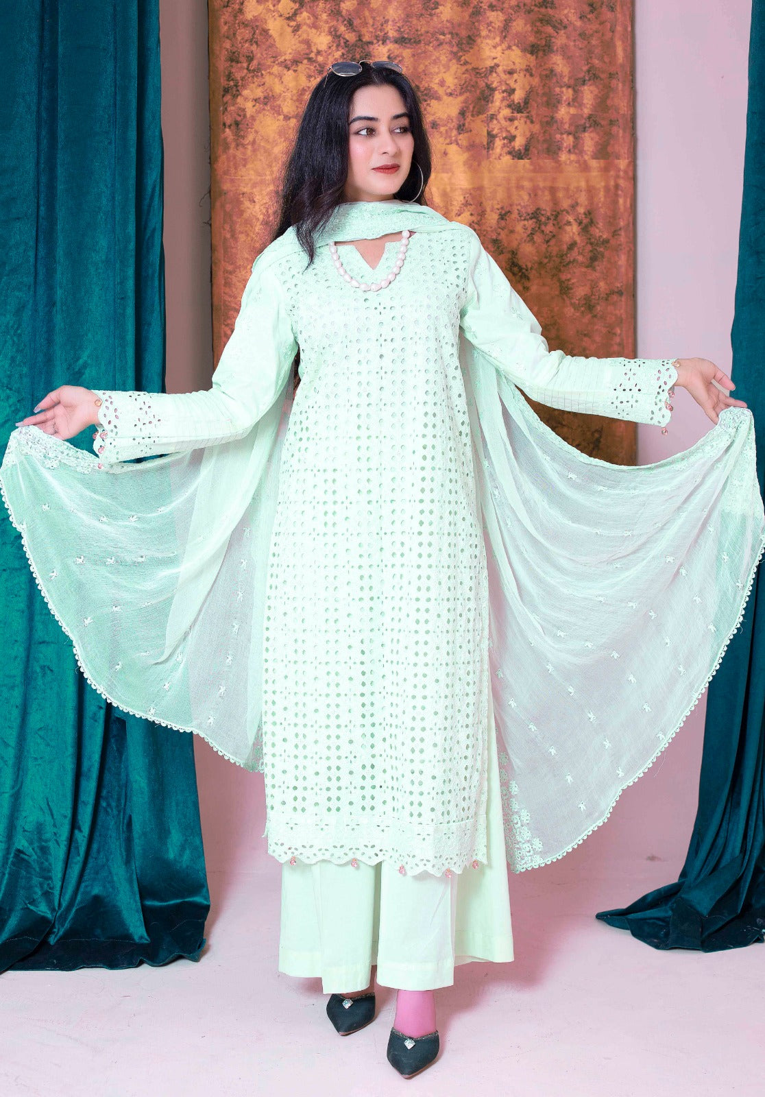 SS-1009 – Fresh Schiffli Lawn Kurta Set 💚