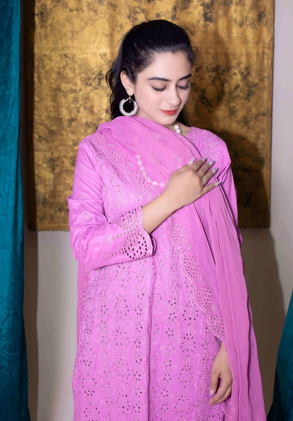 SS-1008 – Elegant Schiffli Lawn Kurta Set 🌹