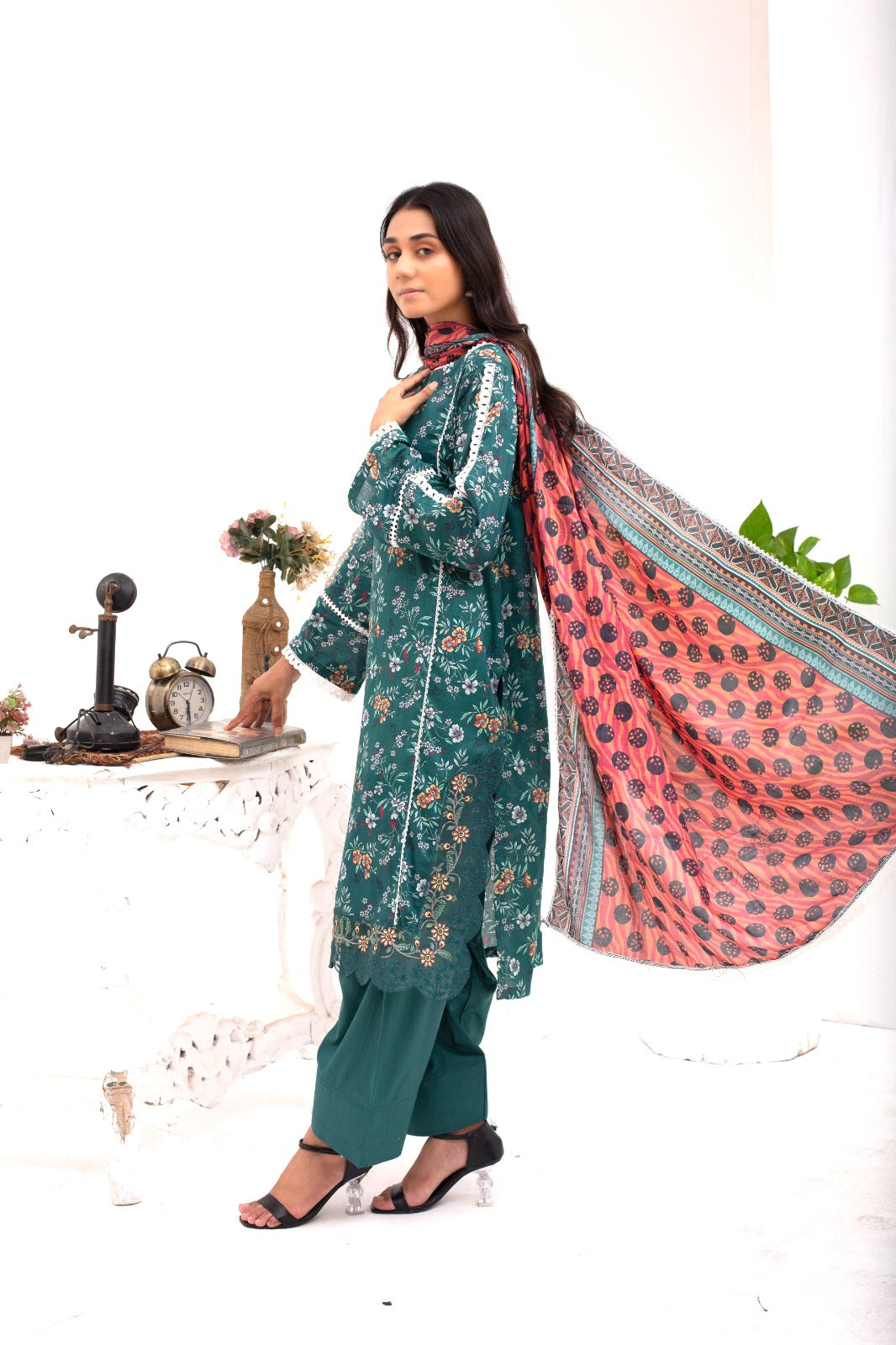 SS-1010 – Green Lawn Patchwork Kurta Set 🌿